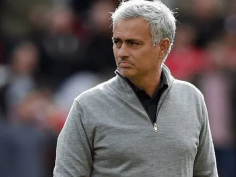 CĐV Man Utd phẫn nộ: "Tống khứ Mourinho, đưa ngay Zidane về!"