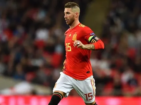 CĐV M.U 'phát cuồng' vì điều Ramos làm với Luke Shaw