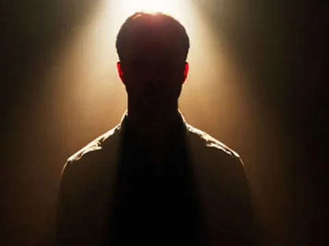 Ngoại hạng Anh lại điêu đứng với scandal sex tập thể