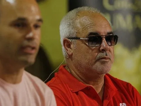 Cha Iniesta lên tiếng, CĐV Barca có thể yên lòng