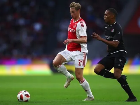 Cha 'Tiểu Busquet' nói về tương lai, tin buồn cho Man City