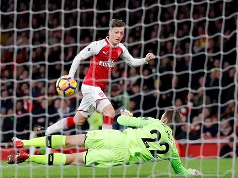 Chấm điểm Arsenal: Vẫn căn bệnh "công làm thủ phá"