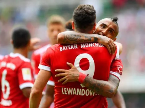 Chấm điểm Bayern: Lập cú đúp, Lewy vẫn thua một người