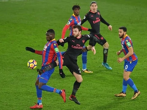 Chambers liệu có thể thay thế Monreal?