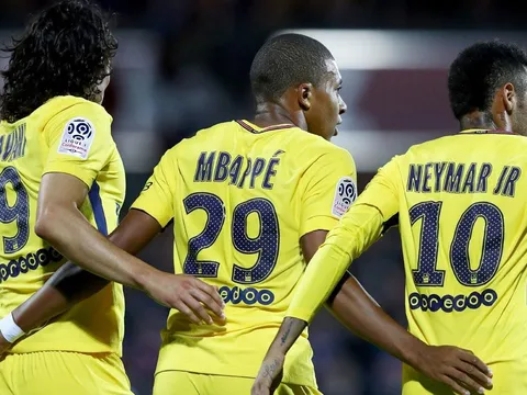 Champions League chi tiêu hơn 2,4 tỷ euro mua cầu thủ