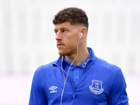 Chelsea bắt đầu làm việc với đại diện của Ross Barkley