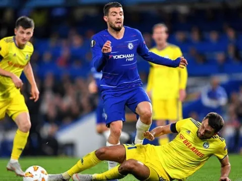 Sao Chelsea lấy thất bại của Liverpool để cảnh báo các đồng đội