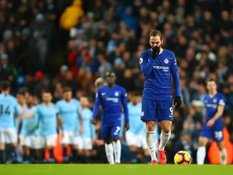 "Chelsea phòng ngự như những đứa trẻ"