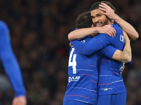 Hargreaves khuyên sao trẻ vừa lập hat-trick nhanh chóng rời Chelsea