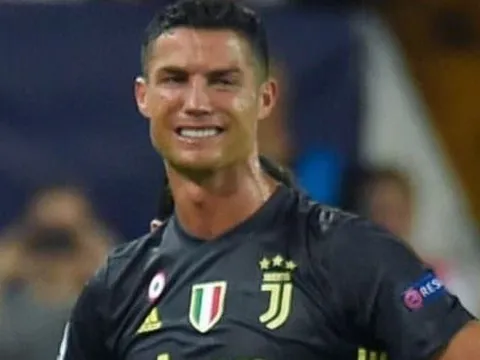 Chị gái Ronaldo tiếp tục phẫn nộ thay em trai