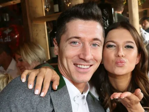 Chia tay Bayern, Lewandowski có bến đỗ bất ngờ?
