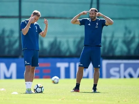 Chiellini 'ra dấu' tập trung trước trận derby thành Turin