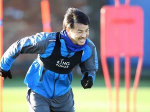 Chiến binh Okazaki tập "hăng máu" khi biết sắp đuổi kịp Arsenal