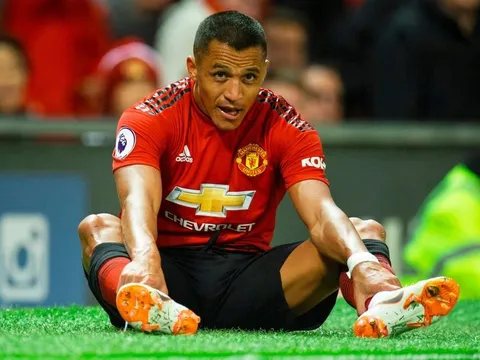 Chiều lòng MU, HLV Chile ra quyết định BẤT NGỜ với Alexis Sanchez