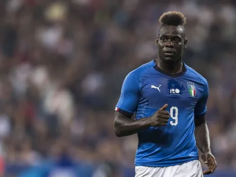 CHÍNH THỨC: Balotelli bị trục xuất khỏi tuyển Italia
