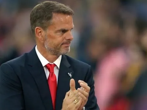 CHÍNH THỨC: HLV đầu tiên mất việc tại Premier League mùa này