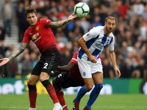 Chính thức: 'Hung thần' bắn hạ Man Utd đặt bút gia hạn hợp đồng