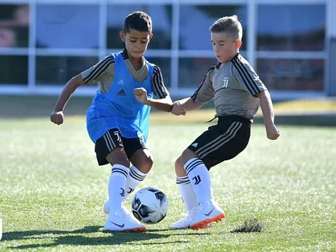 CHÍNH THỨC: Juventus chiêu mộ Ronaldo thứ 2