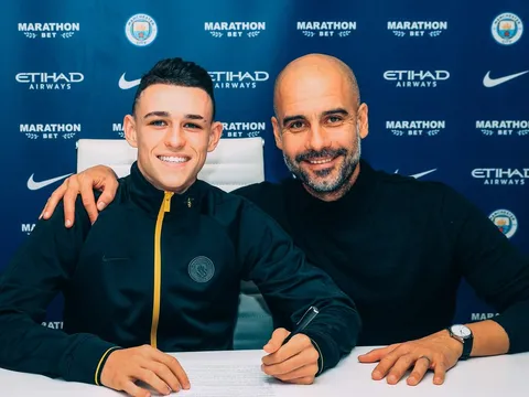 CHÍNH THỨC: Thần đồng nước Anh ký hợp đồng 6 năm với Man City