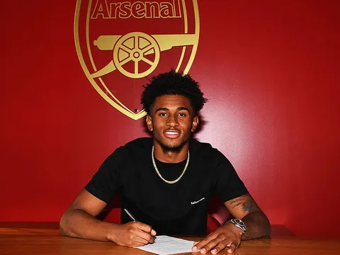 CHÍNH THỨC: Thêm một cầu thủ rời Arsenal