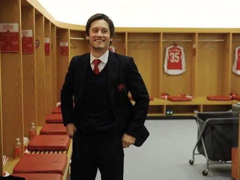 CHÍNH THỨC: Tomas Rosicky giải nghệ