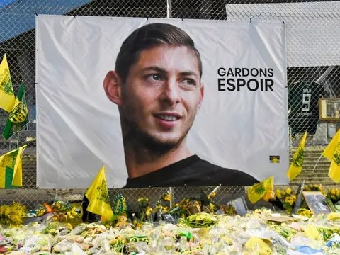 NÓNG: Xác định danh tính thi thể trong máy bay chở Emiliano Sala