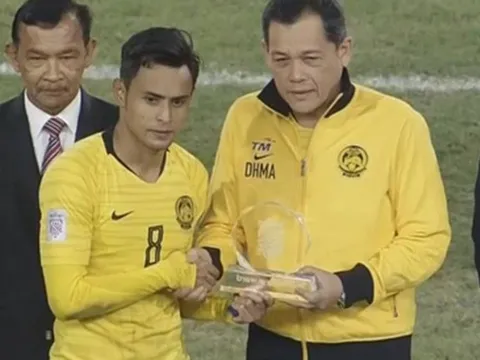 Choáng! Chơi thô bạo với Việt Nam, Malaysia vẫn nhận giải Fair-play