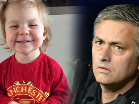 Choáng với cô bé 3 tuổi biết cả đội hình Man United