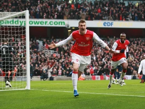 Chọc giận "Lord" Bendtner, tài xế taxi bị đấm vỡ quai hàm