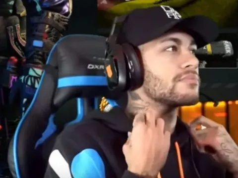 Chơi game sinh tồn, Neymar chọn ai làm bạn đồng hành?