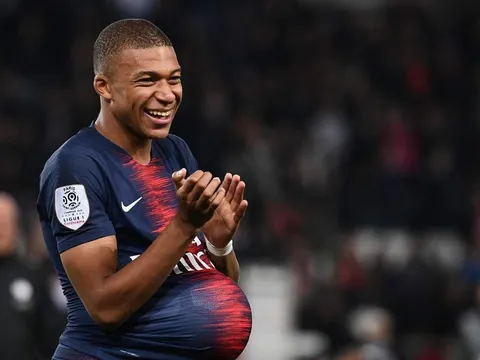 Chưa đủ 20, nhưng Mbappe đã bỏ xa cả Messi lẫn Ronaldo