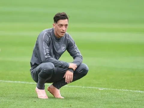Chưa gặp Newcastle, Ozil đã gửi thông điệp "đanh thép"