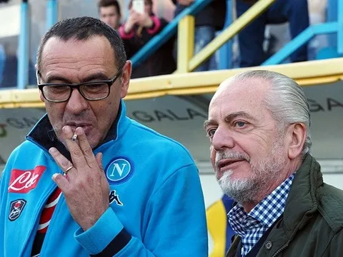 Chưa hết "cay cú", chủ tịch Napoli tiếp tục công kích Maurizio Sarri