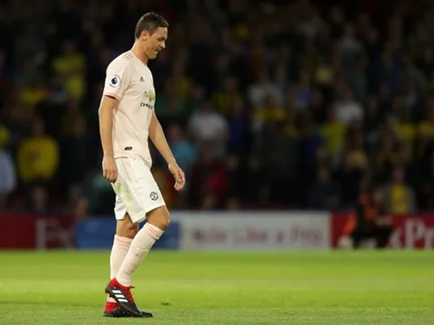 Chưa hết vui, Mourinho phải "xanh mặt" vì lá chắn thép của Man Utd