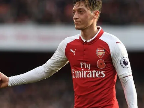 Chưa rõ tương lai của Mesut Ozil tại Arsenal
