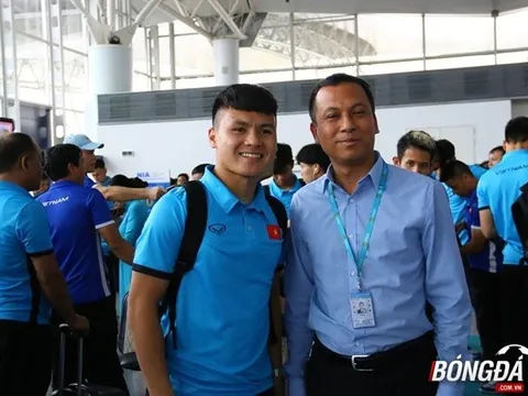 Chùm ảnh: Tuyển Việt Nam tạm biệt NHM, lên đường sang Malaysia