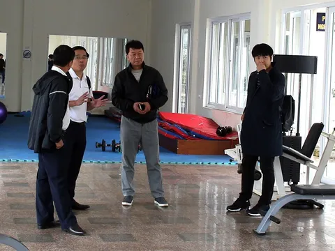 HLV Hàn Quốc thích thú với cơ ngơi của CLB HAGL