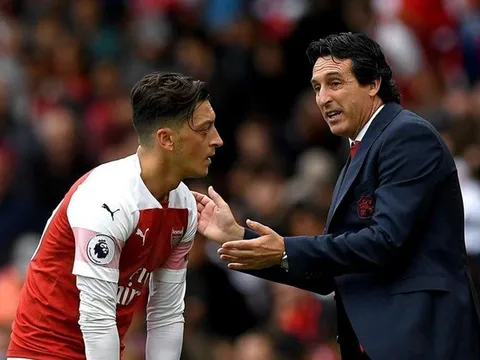 Chứng kiến Ozil thăng hoa, Emery nói gì?