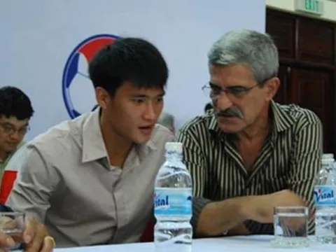 CLB TPHCM xác nhận đàm phán với HLV Calisto và Miura