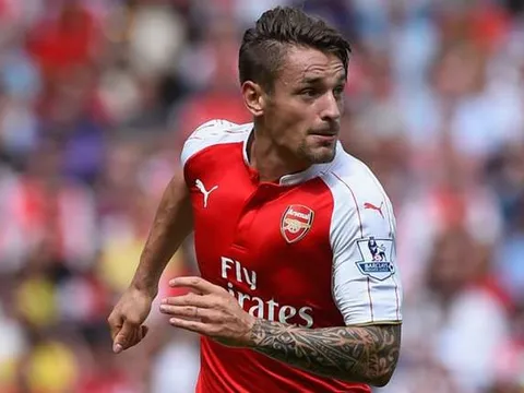 Còn ai nhớ đến Mathieu Debuchy?