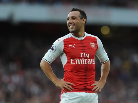 Còn ai nhớ đến Santi Cazorla?