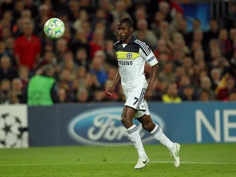 Còn ai nhớ siêu phẩm của Ramires vào lưới Barcelona?
