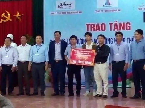 Trước giờ xuất ngoại, Công Phượng khiến cha mẹ nở mặt, nở mày ở xứ Nghệ