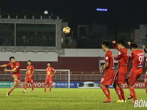 Công Phượng khiến GĐKT người Hàn Quốc thán phục với tài sút phạt