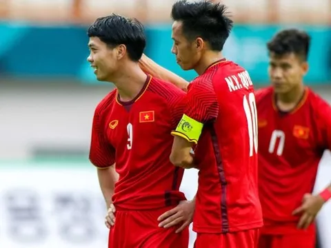 Công Phượng đã "đá bay" Thanh Trung, giờ là lúc phải thể hiện