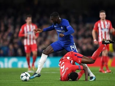 Conte bênh vực Bakayoko sau pha 1 chạm “thần thánh”