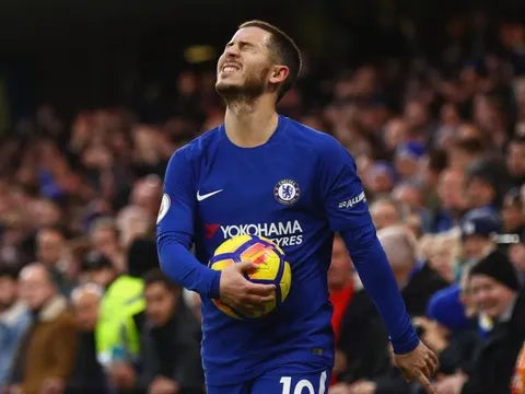 Conte LÊN TIẾNG về tương lai của Hazard