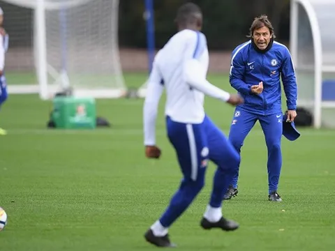 Conte "nổi khùng" với các học trò trên sân tập