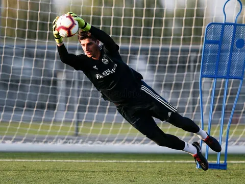 Courtois tập luyện cật lực, chờ Lopetegui trao cơ hội