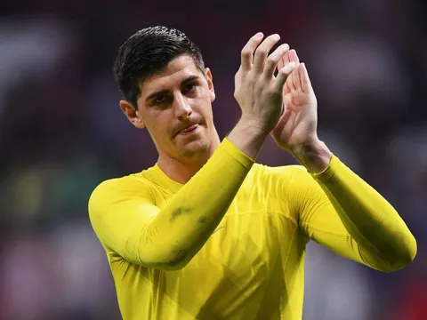 Courtois từ chối gia hạn với Chelsea, đợi tin từ Real